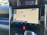 純正ナビを装備。タッチパネル式で使いやすく、お出かけもラクラクです。