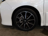 純正18インチアルミホイール装備です☆