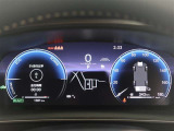 とっても見やすいメーターです。夜間時はラグジュアリーな気分にさせてくれる照明が魅力ですので、夜のドライブも楽しみになりますよ♪