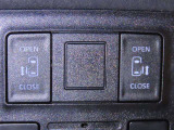 両側電動スライドドアを装備しております。