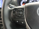 ステアリングスイッチ付き。前方から目を離すことなく操作することが可能です。