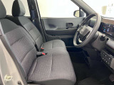 【運転席シート】ゆったりと広々した空間です。ストレスなく運転ができますよ!