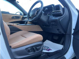 パワーシート搭載。微妙な調整が手軽にでき、最適なポジションで運転することが可能です。