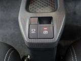 電動パーキングブレーキです、便利なホールド機能もついております