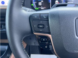 ステアリングスイッチ付き。前方から目を離すことなく操作することが可能です。