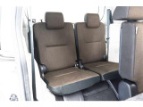 3列目シートも状態良好です。大人でもゆったり座っていただけますので、大人数のお出かけも楽々です。