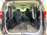 後席を格納すると、これだけの広さが!シーンに合わせたシートアレンジで、大きな荷物も積むことが出来ます♪
