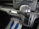 フロアCVTインパネシフトで足元広々♪