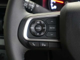 左ステアリングスイッチでオーディオ操作やメーター内ディスプレイの切り替えが出来ます
