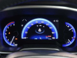 とっても見やすいメーターです。夜間時はラグジュアリーな気分にさせてくれる照明が魅力ですので、夜のドライブも楽しみになりますよ♪