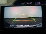 バックモニターで、後方を確認しながら安心して駐車することができます。運転初心者も熟練者も必須の機能ですよ!