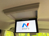 【フリップダウンモニター】大画面モニターで後席でもエンタメをお楽しみいただけます。小さなお子様にも大人気の装備です♪
