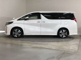 両側パワースライドドア付きだから、狭い駐車スペースなどでの 乗り降りラクラク!小さなお子さまのいるご家庭には嬉しい装備。