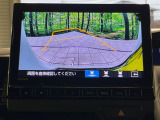【バックカメラ】駐車時に後方がリアルタイム映像で確認できます。大型商業施設や立体駐車場での駐車時や、夜間のバック時に大活躍!運転スキルに関わらず、今や必須となった装備のひとつです!