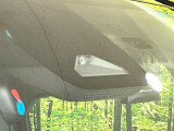 【トヨタセーフティセンス】走行中に前方の車両等を認識し、衝突しそうな時は警報とブレーキで衝突回避と被害軽減をアシスト。より安全にドライブをお楽しみいただけます。
