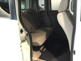 ホンダ車の低床ボディは、チャイルドシートへのお子さまの乗降や荷物の積載もスムーズ。座り心地が良く、快適なドライブを楽しんでいただけます。