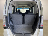 普段のお買い物や通勤、送迎等に十分な荷室スペースを確保しております。セカンドシートを倒すと、大きな荷物の積載も可能です♪