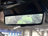 【デジタルインナーミラー】カメラが撮影した車両後方の映像をルームミラー内に表示。クリアな視界で状況の確認が可能です!※ドラレコ機能ご利用には別途SDカードをご用意いただく場合があります。