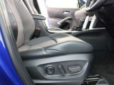 パワーシート搭載。微妙な調整が手軽にでき、ピッタリなポジションで運転することが可能です。