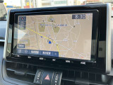 純正ナビを装備。タッチパネル式で使いやすく、お出かけもラクラクです。