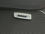 【BOSEサウンドシステム】メーカーオプションの高品位サウンドシステムを搭載。専用のチューニングが施された大小様々なスピーカーから良質なサウンドが奏でられ、臨場感あふれる音響空間を演出します。