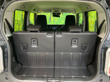 普段のお買い物や通勤、送迎等に十分な荷室スペースを確保しております。セカンドシートを倒すと、大きな荷物の積載も可能です♪