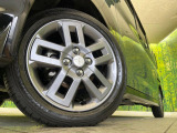 【純正15インチアルミホイール】外観にマッチした純正アルミホイールを装着しております。各種社外アルミホイールや、スタッドレスタイヤも取扱いしております。是非ご相談ください♪