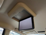 【フリップダウンモニター】大画面モニターで後席でもエンタメをお楽しみいただけます。小さなお子様にも大人気の装備です♪