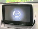 【マツダコネクトナビ】車内の雰囲気にマッチした一体型タイプのナビ。各種車輌設定やBluetooth再生等、様々な機能が楽しめます。直感的なダイヤル操作が可能で、使い勝手も良好です。