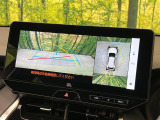 【パノラミックビューモニター】専用のカメラにより、上から見下ろしたような視点で360度クルマの周囲を確認することができます☆死角部分も確認しやすく、狭い場所での切り返しや駐車もスムーズに行えます。