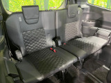 3列目シートはもちろん状態良好☆大人でもゆったりと座って頂けますので、大人数でのお出かけもラクラクです♪ご家族で、気の知れた仲間で、ドライブに行くのが楽しみですね♪