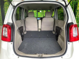 普段のお買い物や通勤、送迎等に十分な荷室スペースを確保しております。セカンドシートを倒すと、大きな荷物の積載も可能です♪