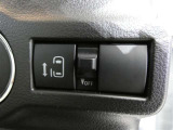 片側電動スライドドアのスイッチ付です。車内からもスイッチひとつで楽にドアの開閉が可能です。電動なので開閉時に力を使う必要がなく、半ドアになることもありません!
