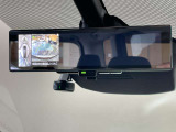 ドラレコ付きの社外品を取り付けることも可能です!最近はやりのデジタルルームミラーも気になる方は是非一度ご相談を!!