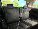 3列目シートはもちろん状態良好☆大人でもゆったりと座って頂けますので、大人数でのお出かけもラクラクです♪ご家族で、気の知れた仲間で、ドライブに行くのが楽しみですね♪