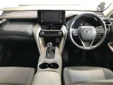 見通しのいい視界と最適なレイアウトで運転しやすいです。