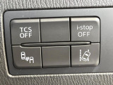【レーンキープアシストシステム】高速道路走行時、車線からはみ出しそうな時にステアリングを制御し車線内を走行する様にアシスト。より安全な運転をサポートしてくれます!