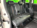 後部座席も気になるようなキズ・汚れやへたり等、大きなダメージはなく、良好な状態です。