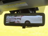 デジタルインナーミラー!バックドアに装着されたカメラにより、荷物をたくさん積んでいても後方が良く見えます!