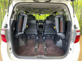 普段のお買い物や通勤、送迎等に十分な荷室スペースを確保しております。セカンドシートを倒すと、大きな荷物の積載も可能です♪