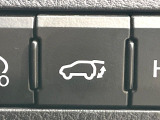 【パワーバックドア】スマートキーや運転席のボタンを押すだけでリアゲートが自動で開閉します!荷物を持っている時や、高い位置にあるバックドアを閉める際に便利な機能です♪