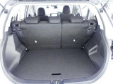 広々としたラゲージスペースを備えています。大きなものや長さのある荷物もしっかりと積み込めます。