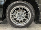 『トヨタ純正アルミホイール装着車になります!』スタイリッシュでとてもかっこいいですね♪