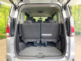 普段のお買い物や通勤、送迎等に十分な荷室スペースを確保しております。セカンドシートを倒すと、大きな荷物の積載も可能です♪