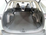 リアシートを倒せば奥行き約150cmになります。