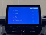ディスプレイオーディオを装備。スマホと車をつなぐことで、これまでのナビに加えていろんなサービスが楽しめます。
