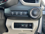 キーレスプッシュスタート。豊富な装備も魅力的!各機能の切り替えボタンは運転席から操作ラクラク。