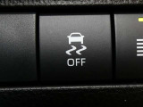 トラクションコントロールとは、すべりやすい路面での発進時や加速時にタイヤの空転を抑え、駆動力確保に貢献する機能です。詳細は販売店スタッフまでおたずねください。