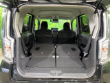 後席を格納すると、これだけの広さが!シーンに合わせたシートアレンジで、大きな荷物も積むことが出来ます♪