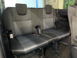 3列目シートはもちろん状態良好☆大人でもゆったりと座って頂けますので、大人数でのお出かけもラクラクです♪ご家族で、気の知れた仲間で、ドライブに行くのが楽しみですね♪
